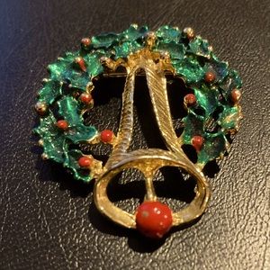 Christmas Wreath Pin